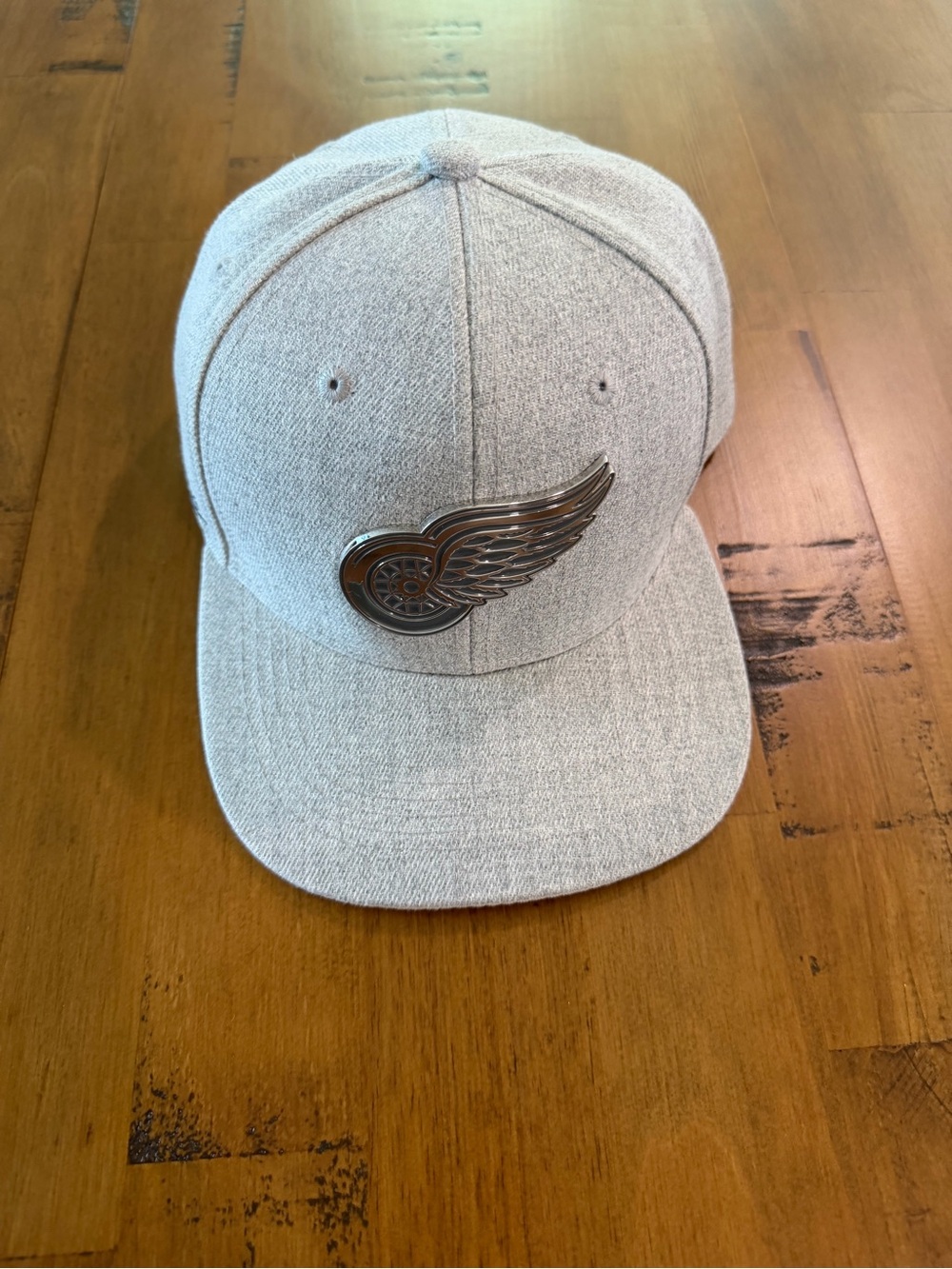 💗Gray Snapback Hat with Raised Metal Emblem💗
